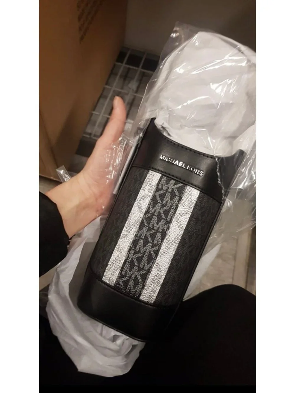 Michael Kors wine bottle holder with stripe black multi